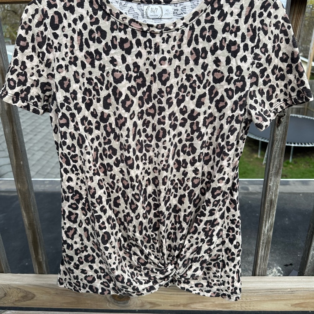 Maurices Brown Black Fitted Short Sleeve Tee